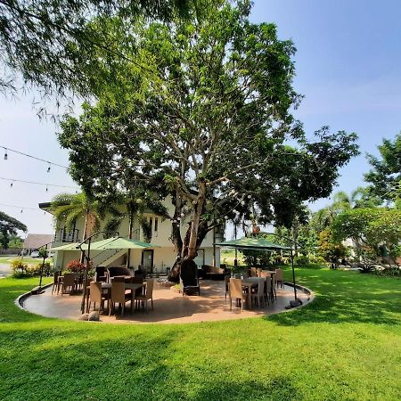 Estancia De Lorenzo Tarlac Екстериор снимка